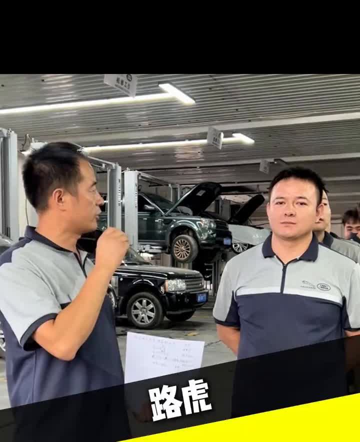 能保命的开车小技巧。·第一：脚不踩油门时一定要放在刹车上。·第二：眼睛不
