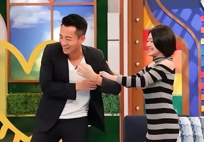 小S为什么不得意有钱有颜的前姐夫汪小菲，反而喜欢分币不掏的现姐夫具欧巴？其实
