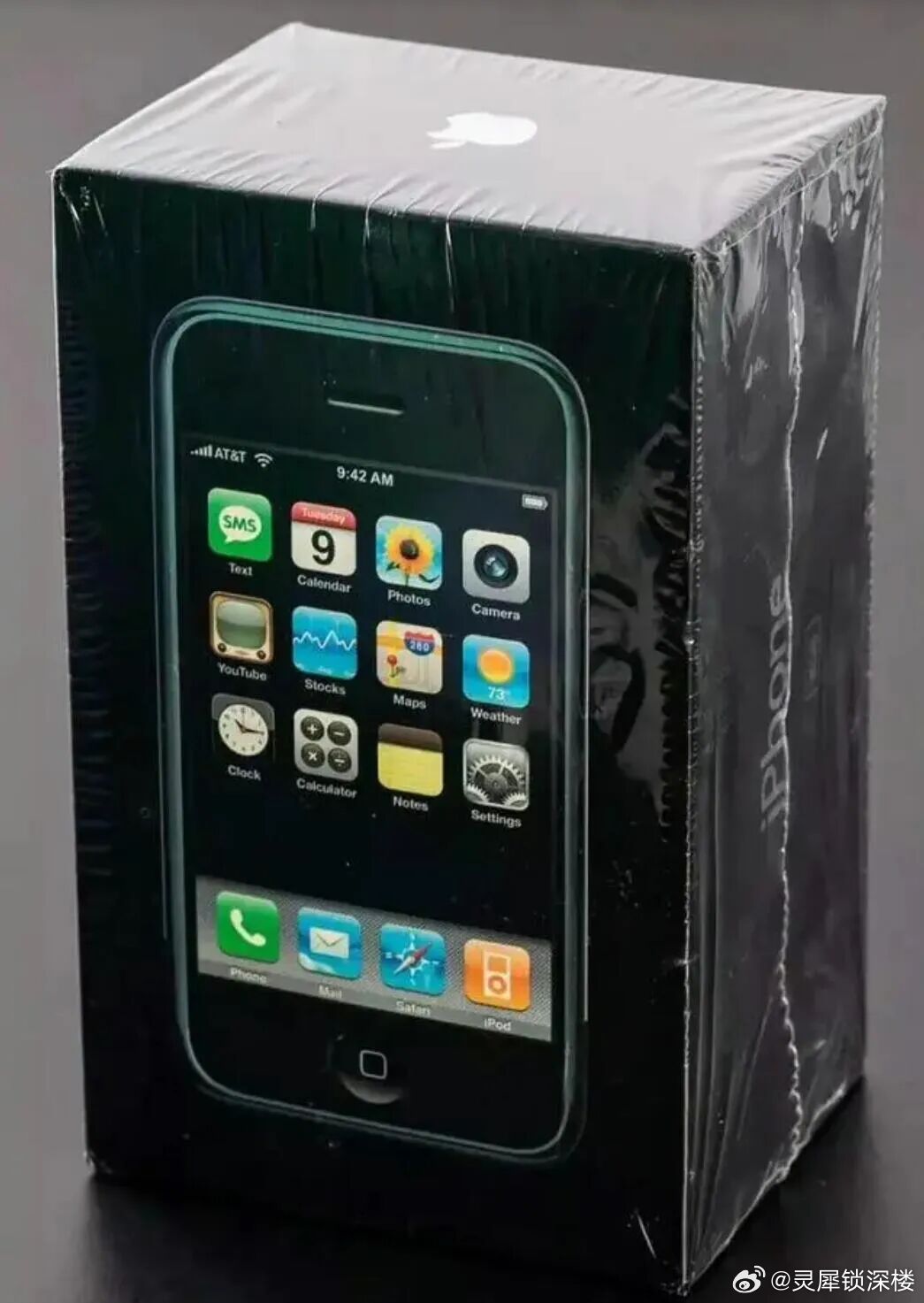 一台2007年原装未拆封的初代iPhone拍出了6.3万美元（约合人民币43万元