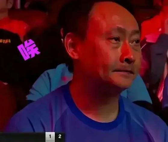张本智和这次在美国大满贯站，拿到男单亚军，他的父亲张本宇并没有太开心！看着儿子