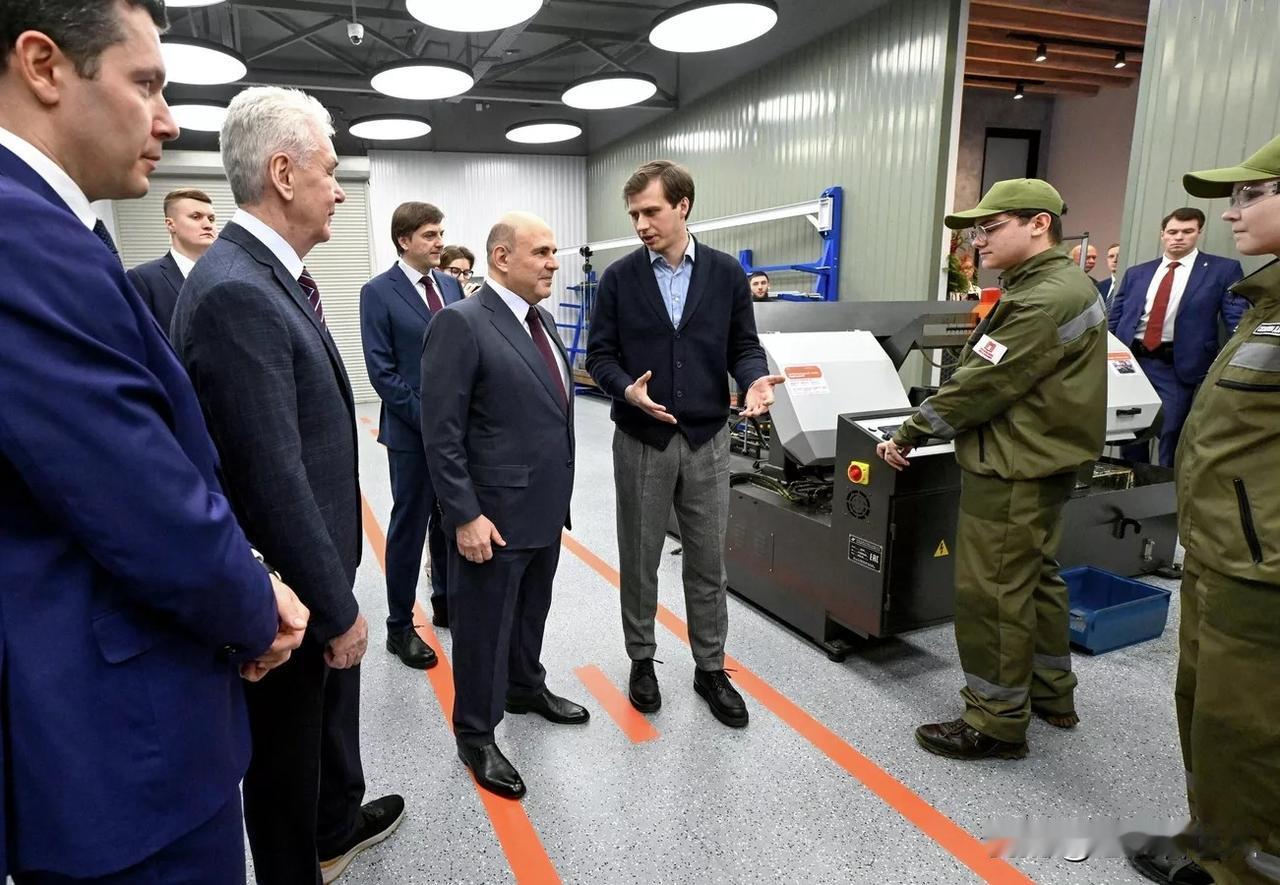 【俄总理：俄罗斯已启动了30个无人机系统中心】莫斯科时间爱你2025年12月1