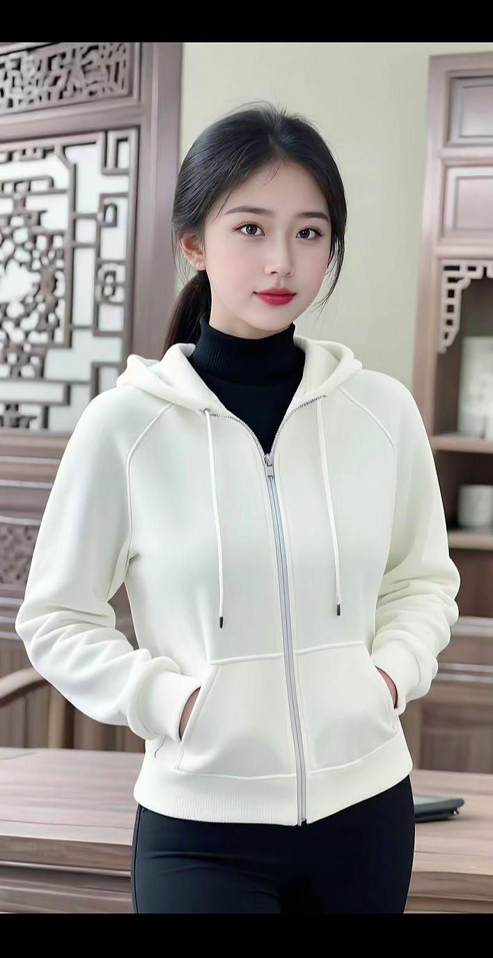 简约休闲照清纯甜美简约穿搭耐看型小姐姐