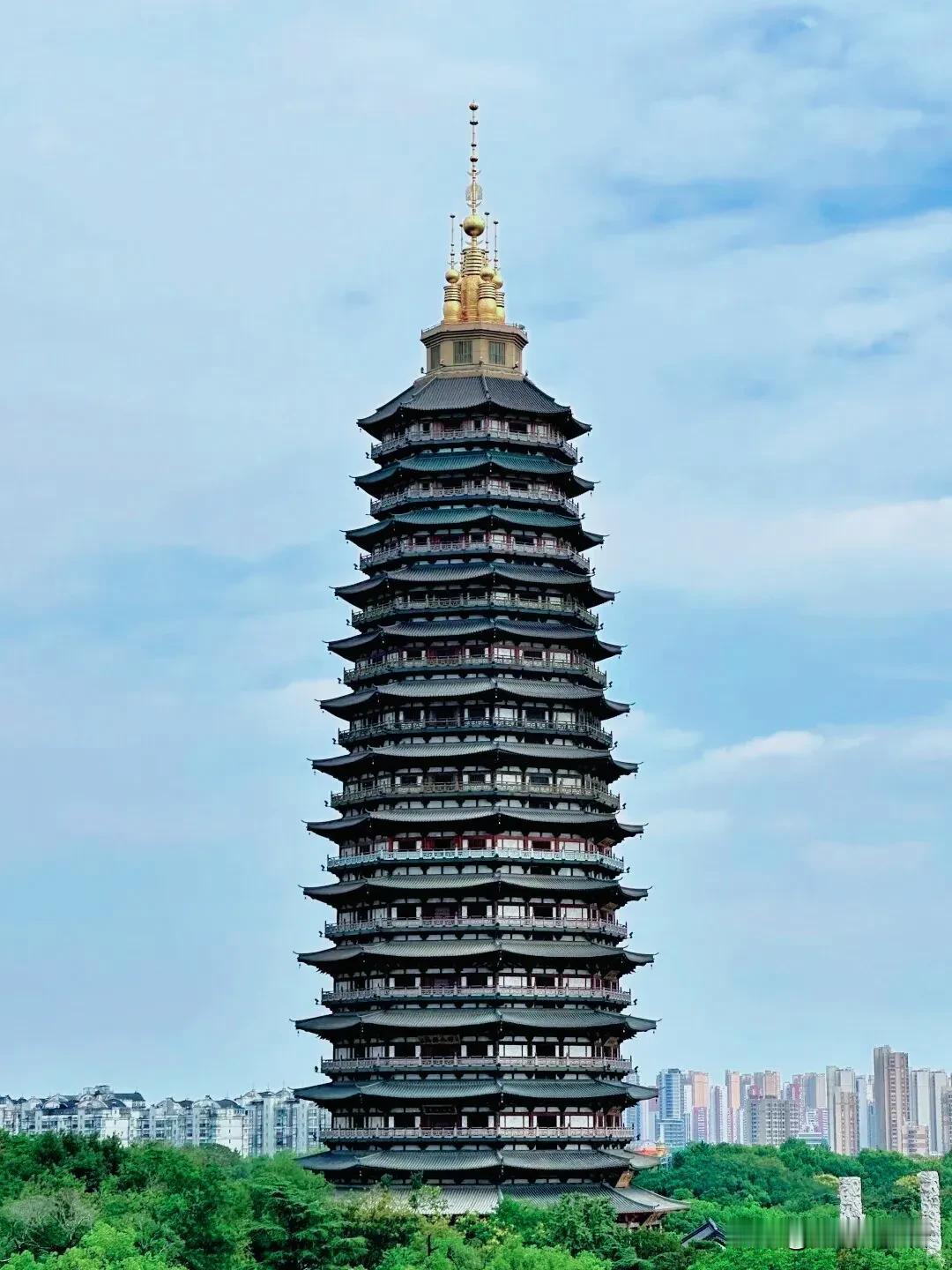 从“国际化智造名城、长三角中轴枢纽”到“国际化智造名城，长三角创新中心”，常州的