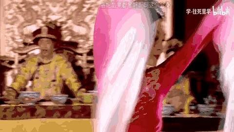 看甄嬛传惊鸿舞这段，我每次都想吐槽！前面铺垫得太足了吧？曹贵人、皇后都在吹这