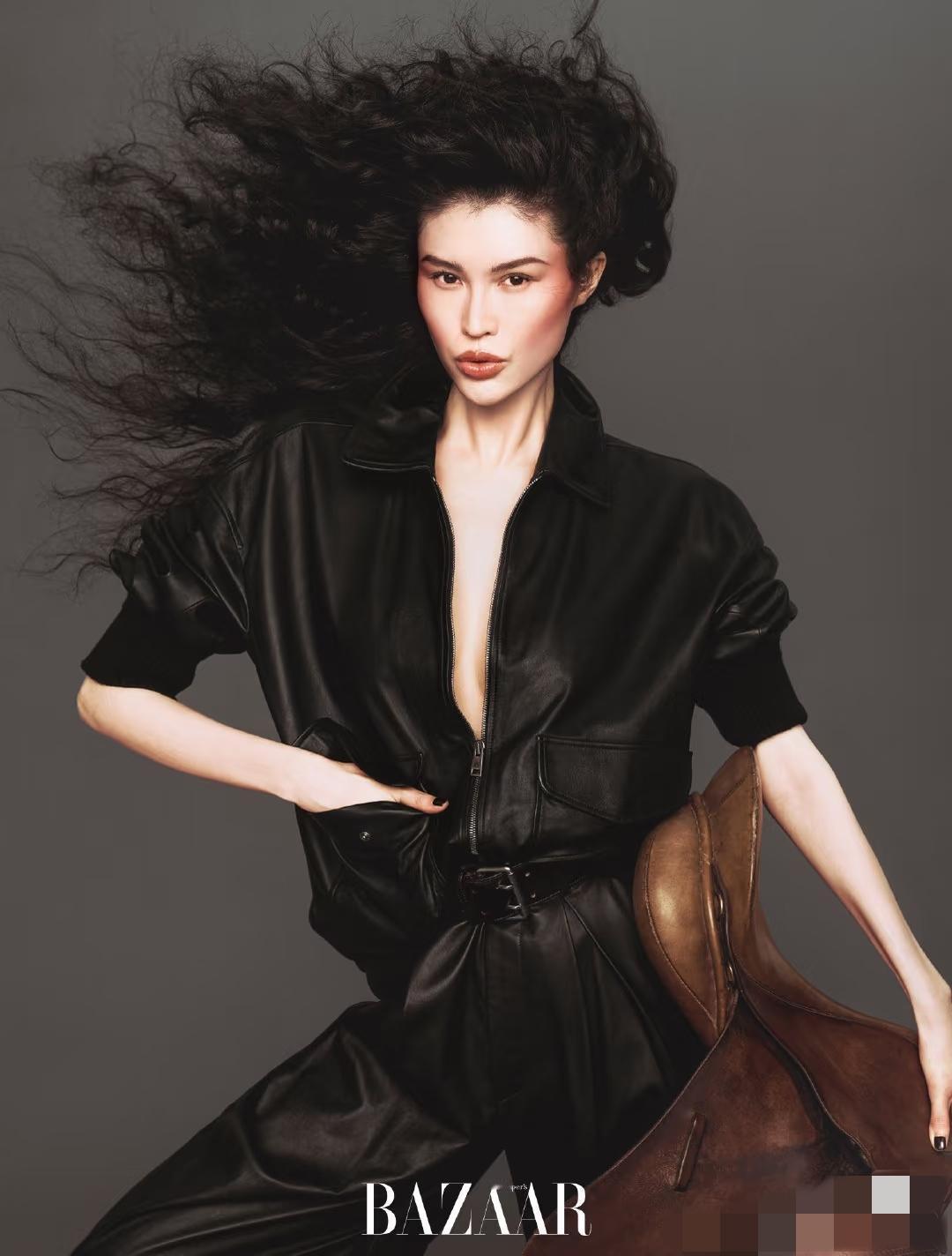 难怪陈伟霆会选择何穗呢？不是因为她给他生了个儿子，也不是因为，她身材好，而是