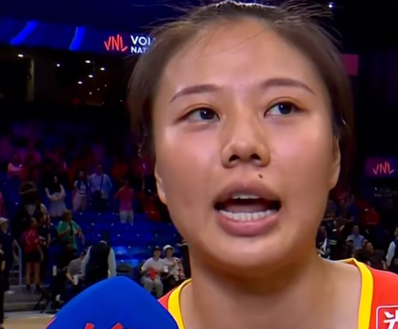 女排3-2德国采访！龚翔宇强调第五局制胜点，赵勇回应逆转原因！2025年世