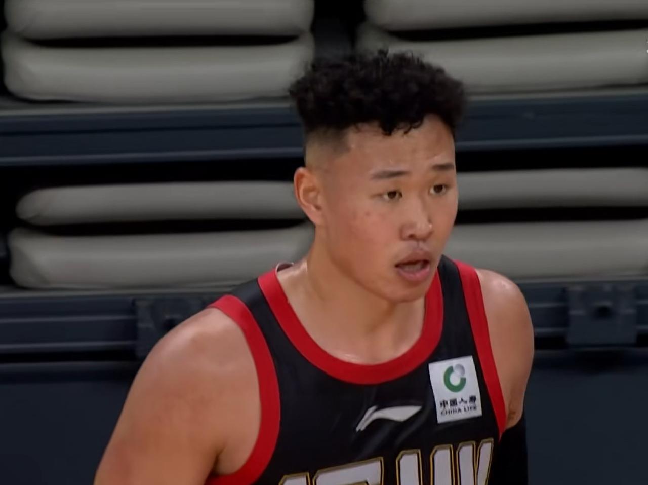8连胜，赢广厦15分，冲进积分榜前四，CBA最大黑马产生！CBA常规赛第33轮
