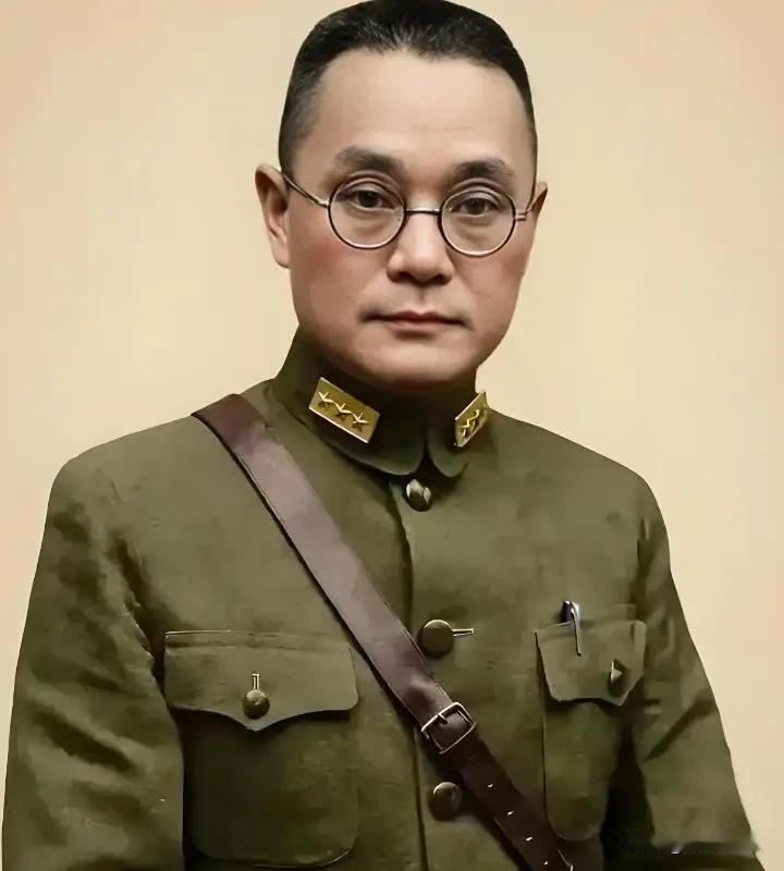 1949年潘文华起义前夜发现妻子张俊是特务，他转身一把推开一箱金条：你走吧，我选