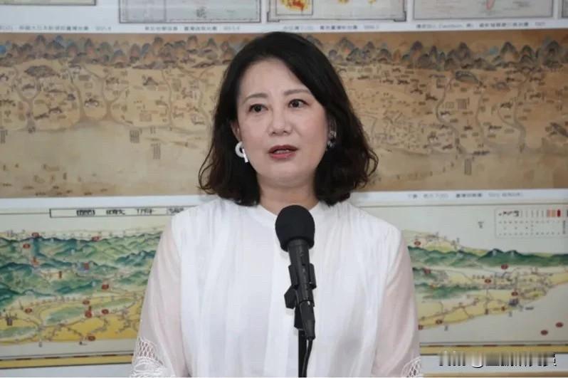 民进党立委吴思瑶今（18日）妄称，中国大陆片面宣布的惠台做法，并非依循正常的官方