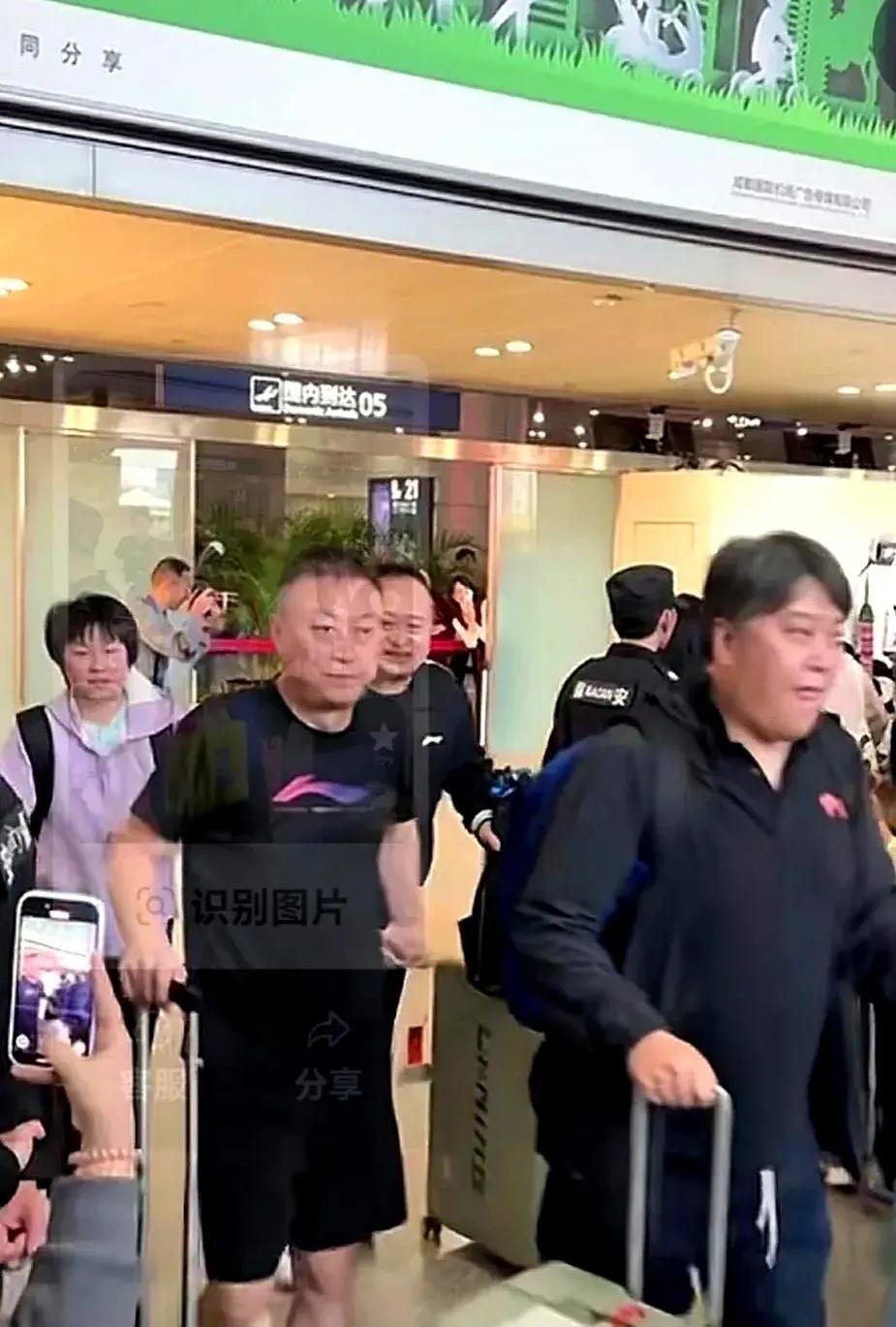 成都集训都快结束了，鳗鱼还没有主管教练？外界传言孙逊已经是鳗鱼主教练，但一直