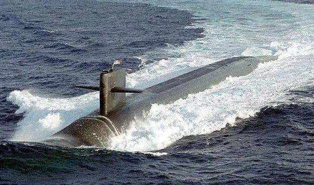 1971年，美国战略核潜艇秘密潜入中国领海，我军发现后，立即用鱼雷将其锁定，不料