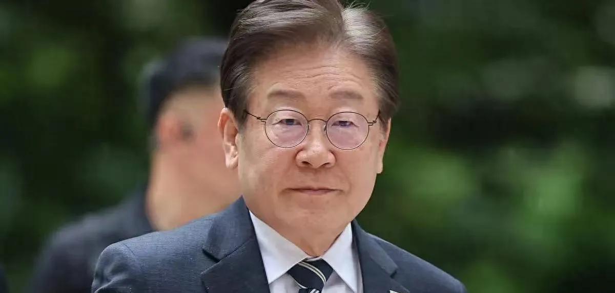 李在明派心腹，给中方送来封亲笔信，把说不出口的苦衷全都写纸上李在明派特使访华，