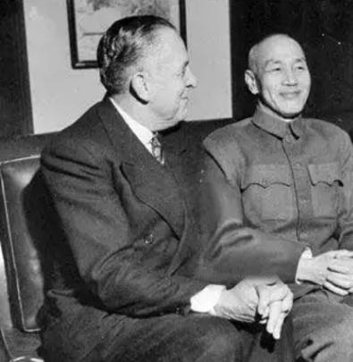 开罗会议上罗斯福两次提议把琉球给中国，蒋介石怕惹事直接拒绝了。如果说，丢失蒙古，