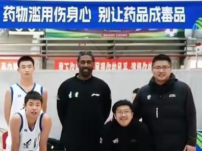 三分球25投2中，8%命中率。U16辽宁男篮60：94惨败浙江广厦。梅奥算不算水