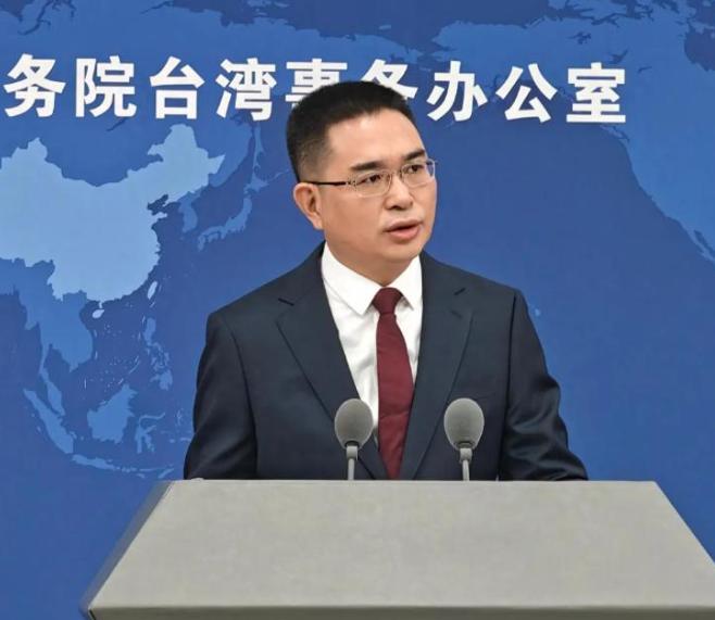 台湾股市破天荒地冲上了四万四千点的高位，赖清德的连任支持率也随之被绿营媒体炒到了