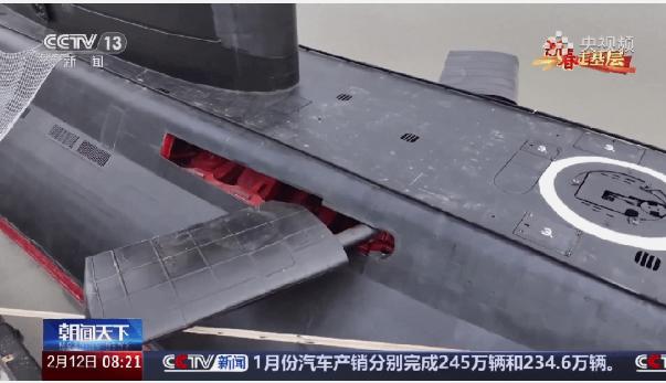 首见，极为罕见！东海舰队的俄制基洛级常规潜艇，打开了艇艏水平舵。东海舰队基洛