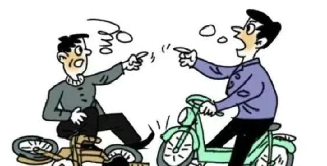 上海，妻子和丈夫在路上各骑了一辆电动车。突然，妻子被一个男子骑着电动车从后撞倒，