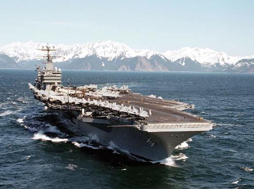 伊朗还是让步了？近期美军大批作战舰艇扎堆海湾周边海域，林肯号航母战斗群直接抵近伊