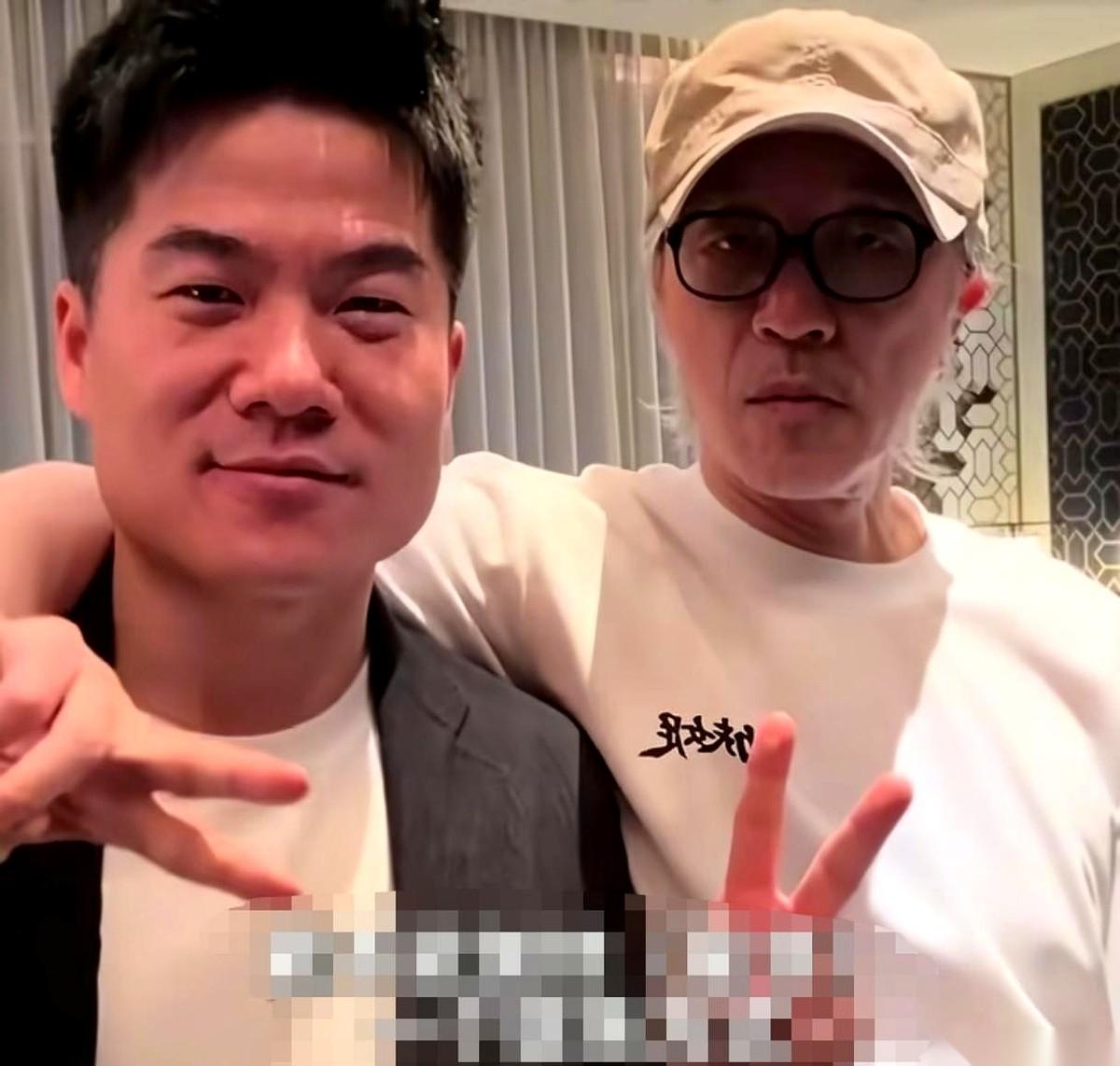 董宇辉采访周星驰的那段视频一播，不少观众心里的“文化人滤镜”，碎出了声响。本来