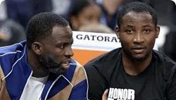 勇士正在秘密执行一项违背篮球常识的操作：他们准备用未来十年换今年六月。谈判桌已