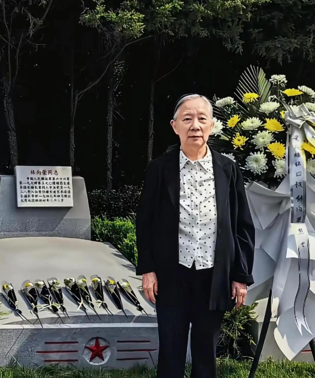 2026年6月，82岁的林豆豆从北京远赴石家庄华北军区烈士陵园。跨越七十七年光阴