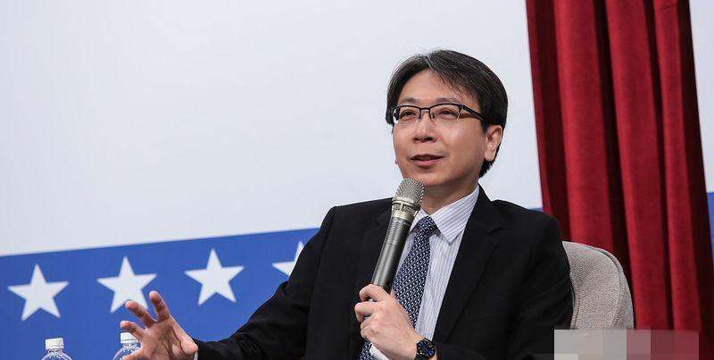 【台特务头子妄称“解放军作战将领高度悬缺”】民进党当局紧盯大陆政军动向，全天候捕