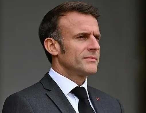 法国总统马克龙正式宣布！3月18日，法国总统马克龙在西部城市南特宣布，法国已