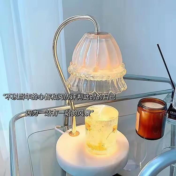 水瓶座的人天生独立，他们追求自由，渴望创新，对于传统的束缚和限制总是充满反感。他