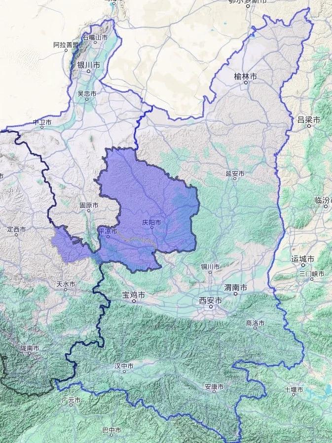 甘肃省有点像一枚钉子楔在西北，新疆与内蒙古之间、青海和内蒙古之间，都被甘肃