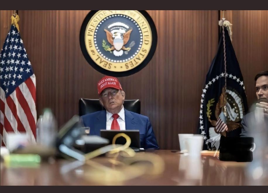 特朗普现在有点懵逼了，拜登和以色列给他挖了个大坑，凭什么拜登那时候随便炸伊朗，伊