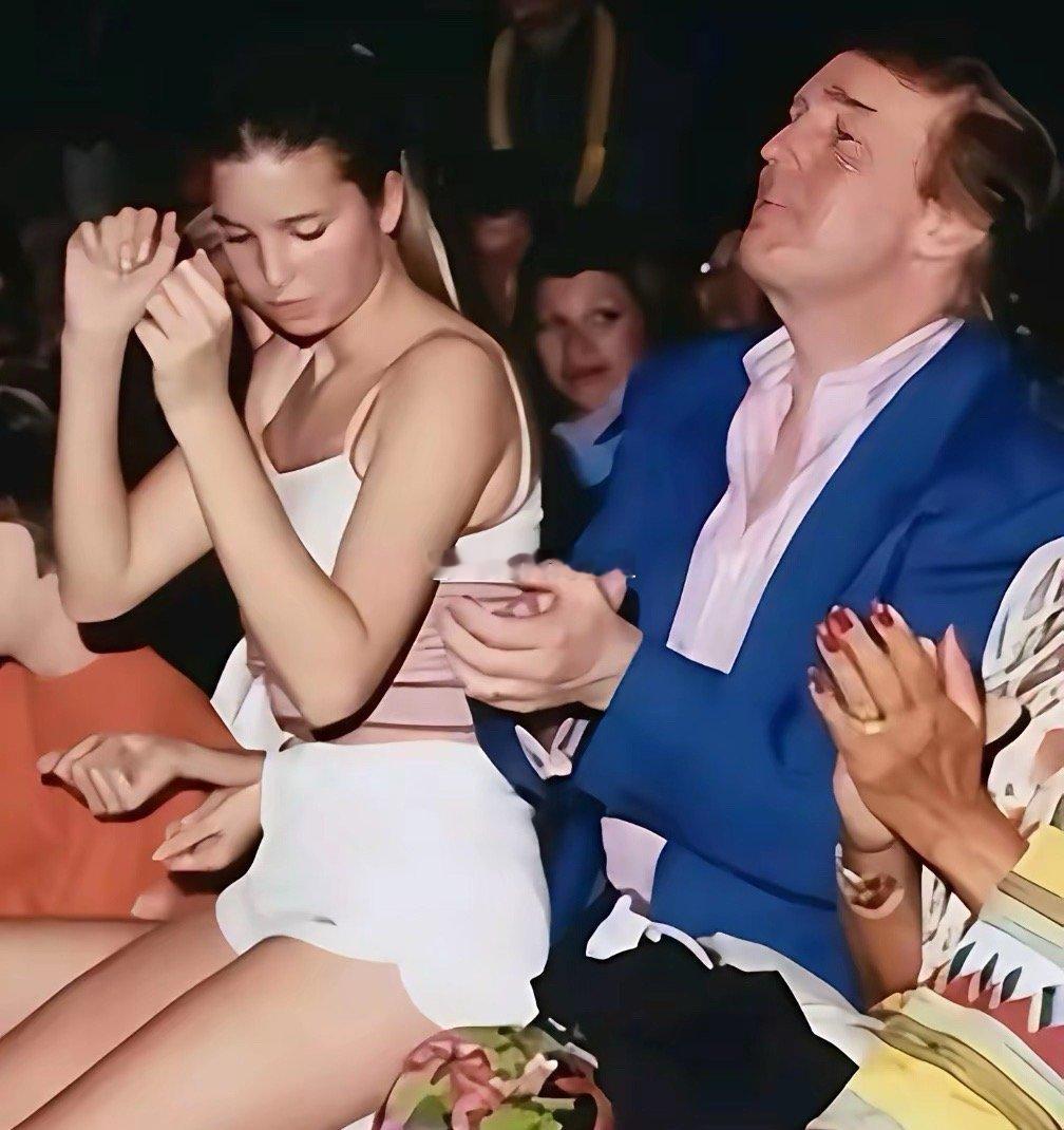 瞧见这张照片，大家可别胡乱猜测，瞎想一通。照片场景记录的是1996年发生的一幕：