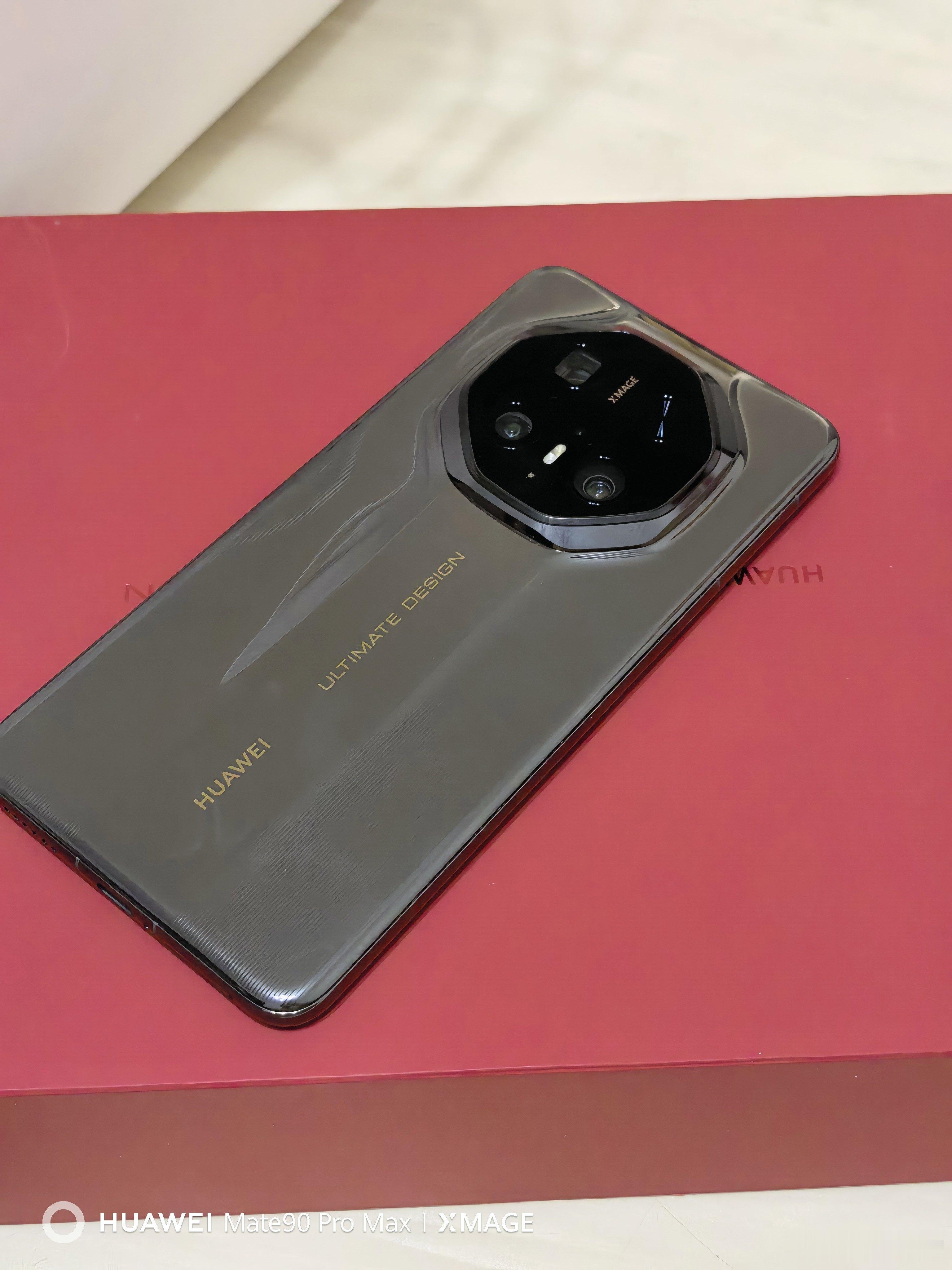 华为Mate90pro黑色12+512，全新，官网价-500出华为Mate90黑色12+512，全新