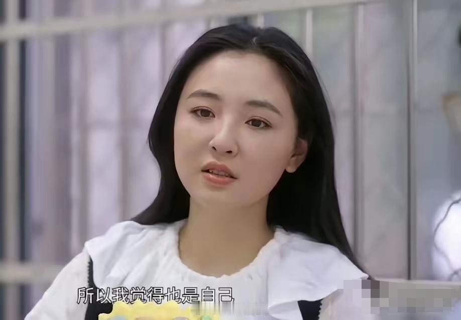 吴倩，第一眼见她时，浑身透着一股灵动俏皮的感觉，那时主演的几部电视剧也是火的不行