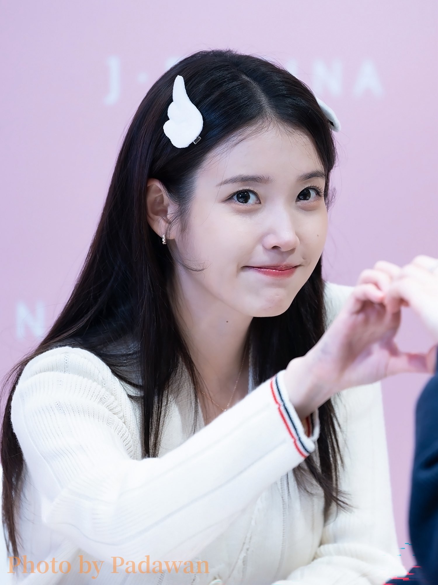 IU🌸IU出道十七周年快乐251126IUxJ.estina粉丝签售