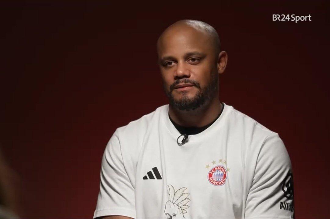 孔帕尼谈及有望成为继海因克斯、弗里克之后，拜仁第三位率队夺得三冠王的主帅时表示：