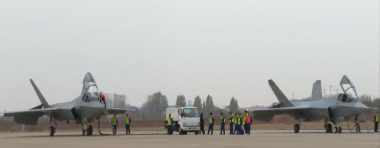 独家曝光！歼-35A已秘密列装东部战区，四版本全面对标F-35，巴铁能否圆梦引热议