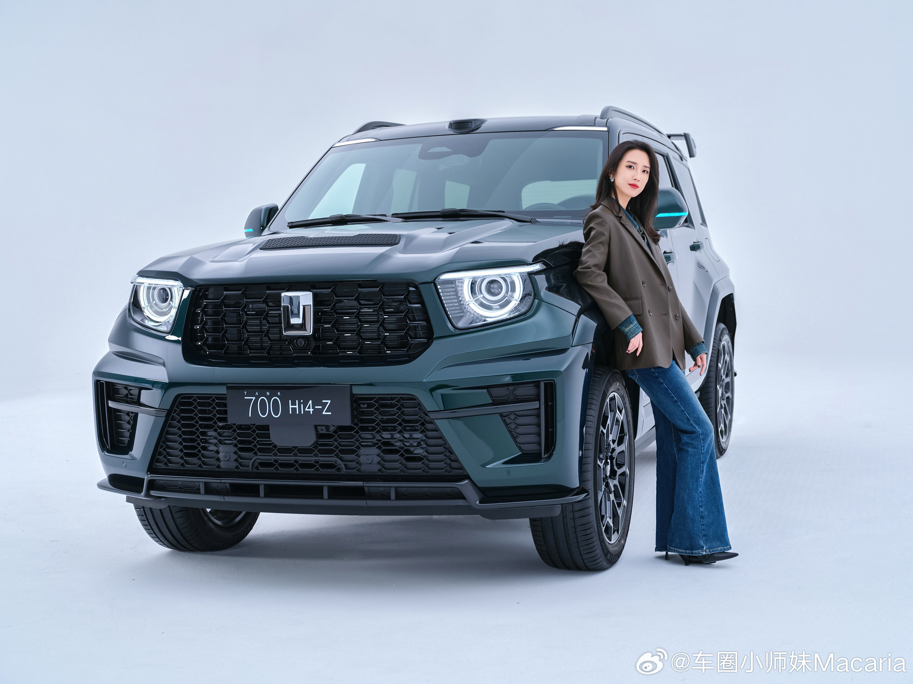 人好看还是车好看？全新坦克700是真帅啊，气场全开