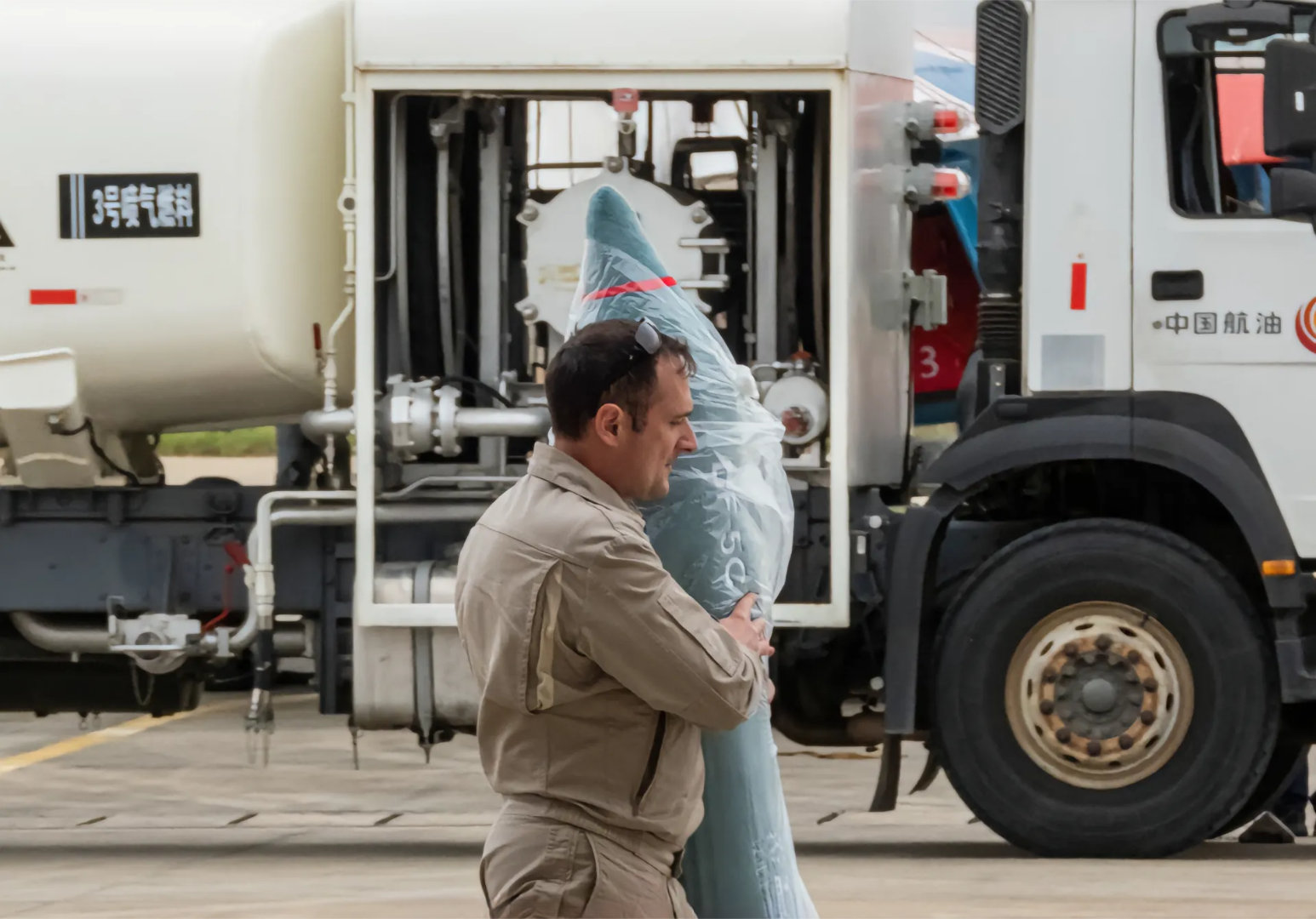 2025南昌飞行大会，俄罗斯勇士飞行表演队队员采购国产