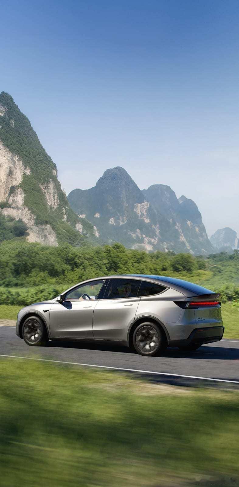 特斯拉ModelYL给我一种什么感觉呢。就是面向家庭市场的六座车，并不是