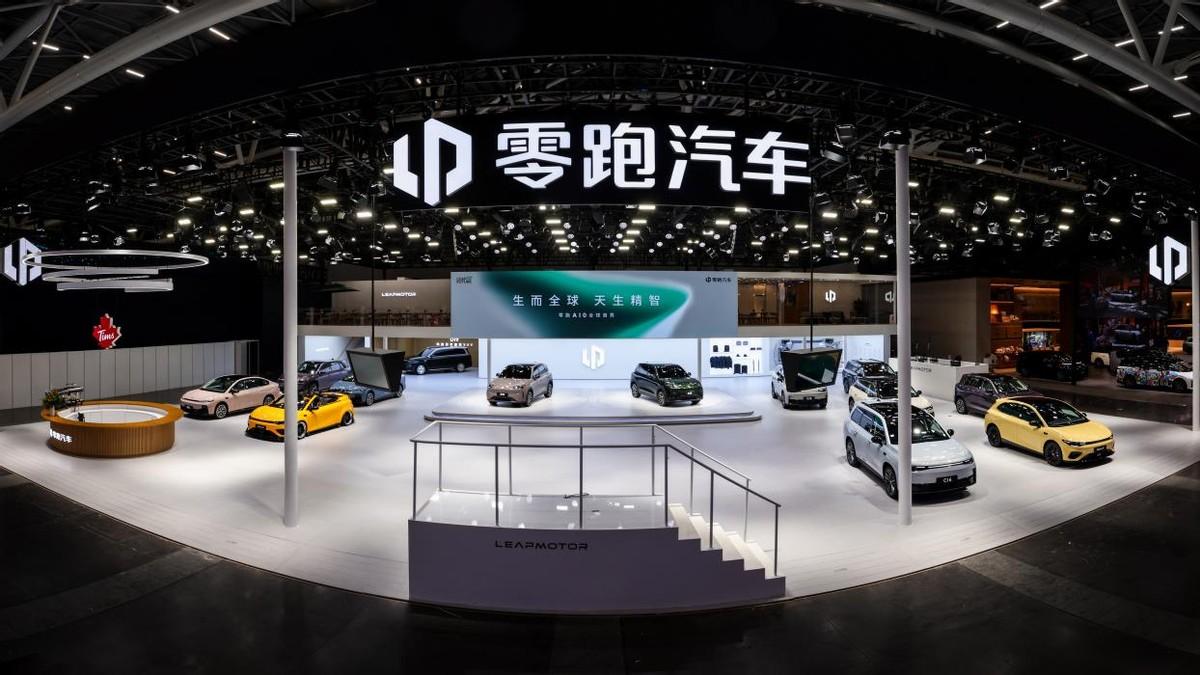 传统头部车企要注意了，零跑明年年销或将超过百万！广州车展正在如火如荼举办，零跑