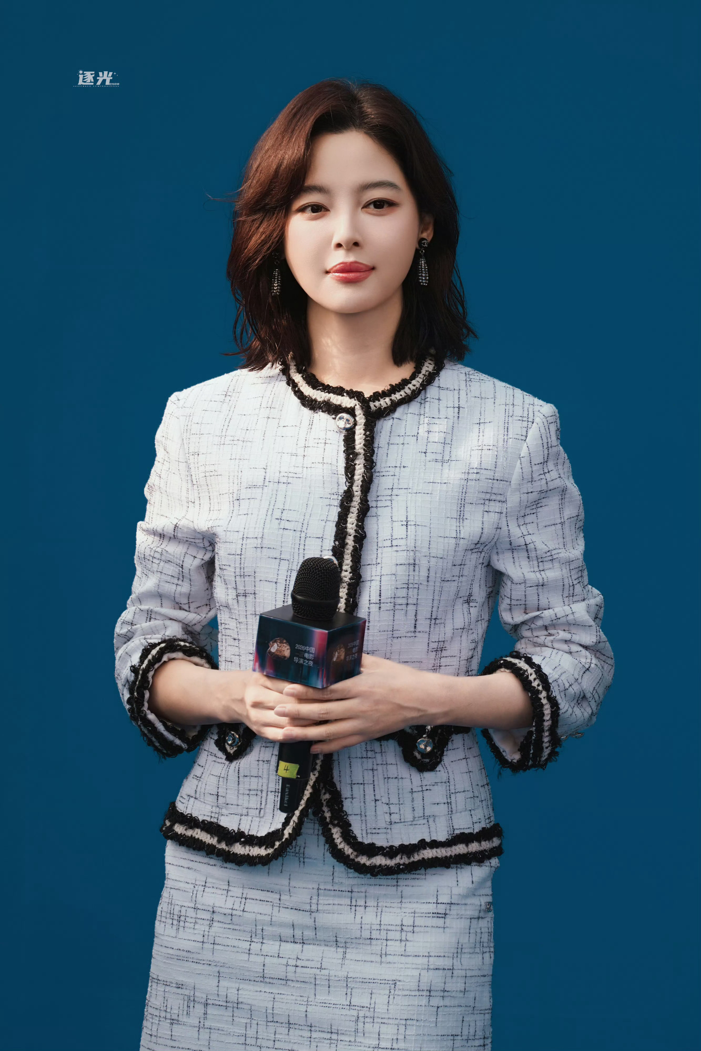 辛芷蕾身穿香奈儿套装，亮相中国电影导演之夜-红毯中国电影导演之夜