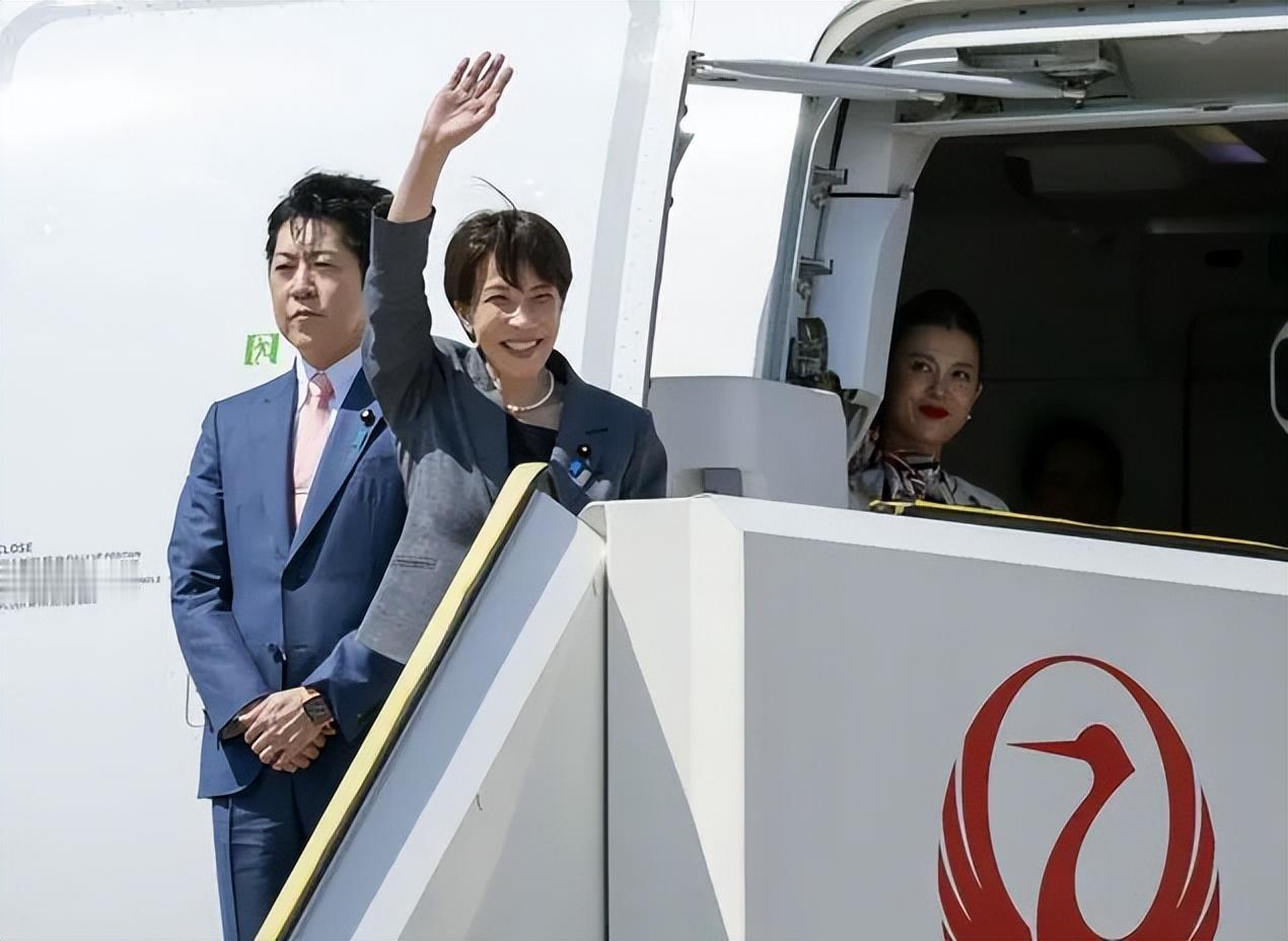 全程冷遇！高市早苗访英草草收场，双方默契沉默，英国悄悄戳破日本两大军工美梦。