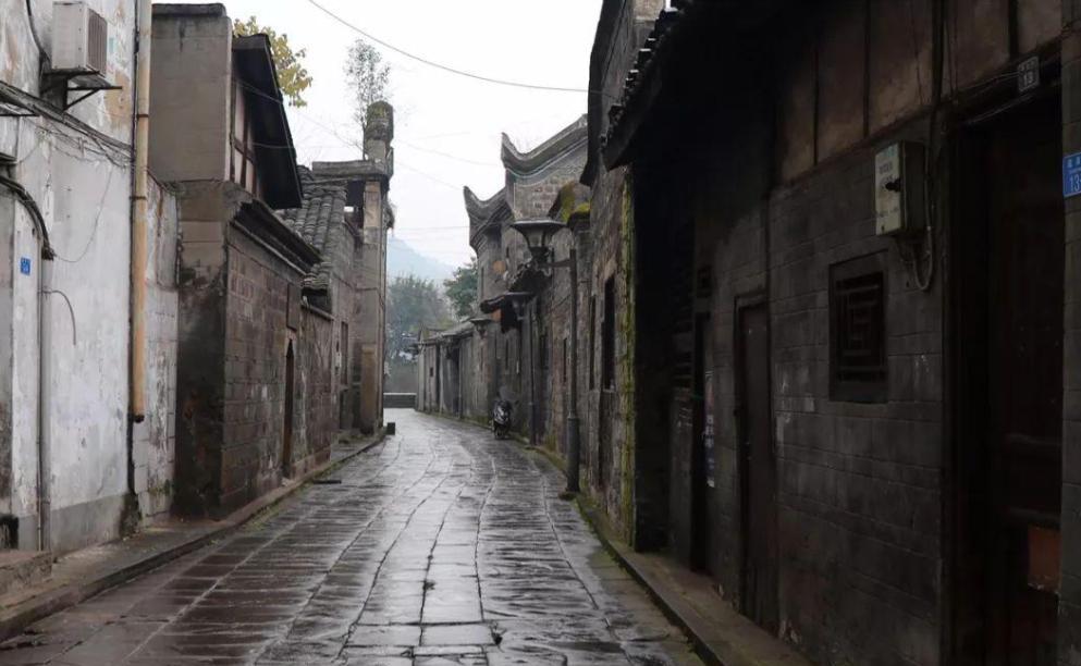 自1949年刘文彩死后，他的家庭生活就成了人们关注的焦点。1929年的某个清