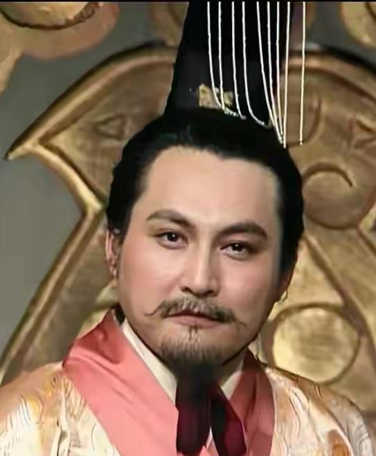 难怪曹丕才活40岁，曹操尸骨未寒他就干了四件坏事，件件折寿！曹操在建安二十