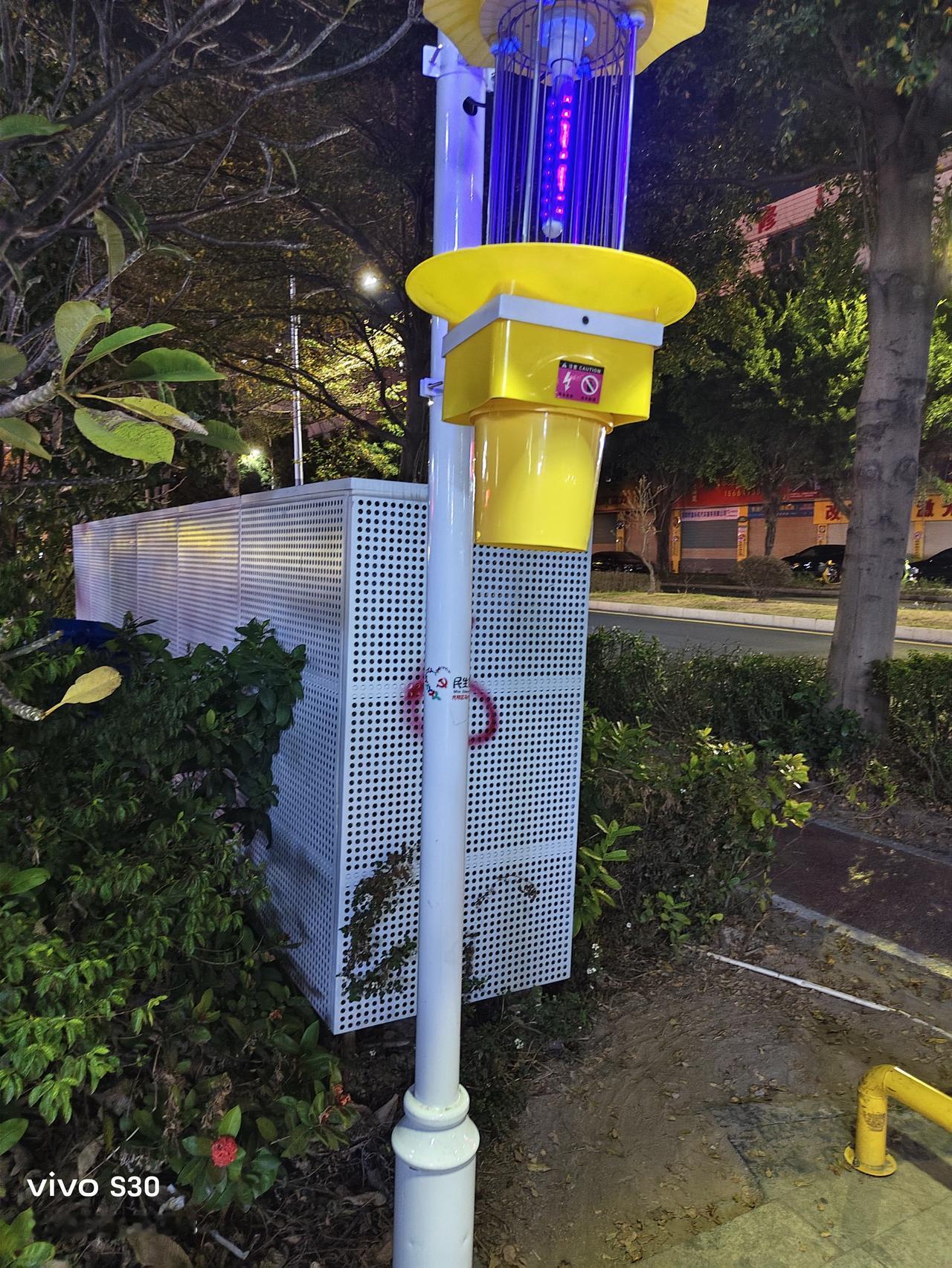 现在我还没弄懂，这个灯到底是干什么用的？