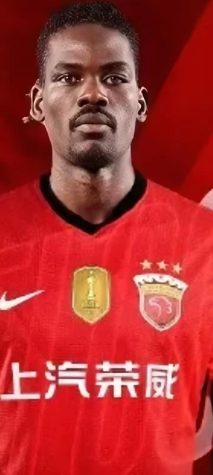 看你的了加布里埃尔走了，古斯塔沃走了，后防大闸茹萨也走了……如同前一个赛季走了