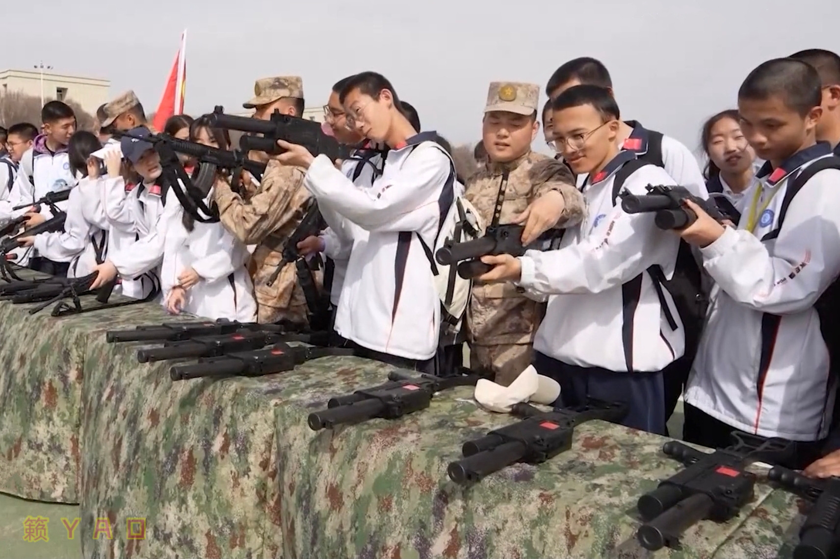 QLL12-35mm防暴榴弹发射器9616在10年代的时候搞的鳖版GM-94构型