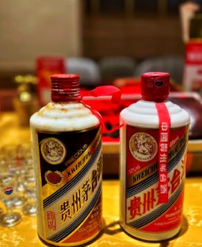 湖南长沙，男子10天内购买8瓶飞天茅台，买完后他觉得酒有问题，直接告到市监局，鉴