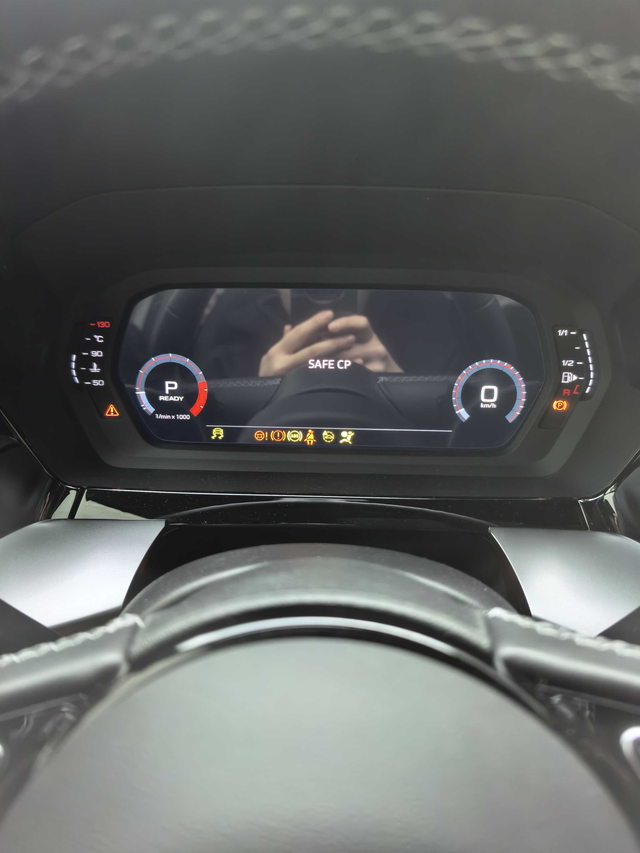 奥迪a3。只是表达个人的用车看法去年2024年7月提的车。到今天一年的时间都没