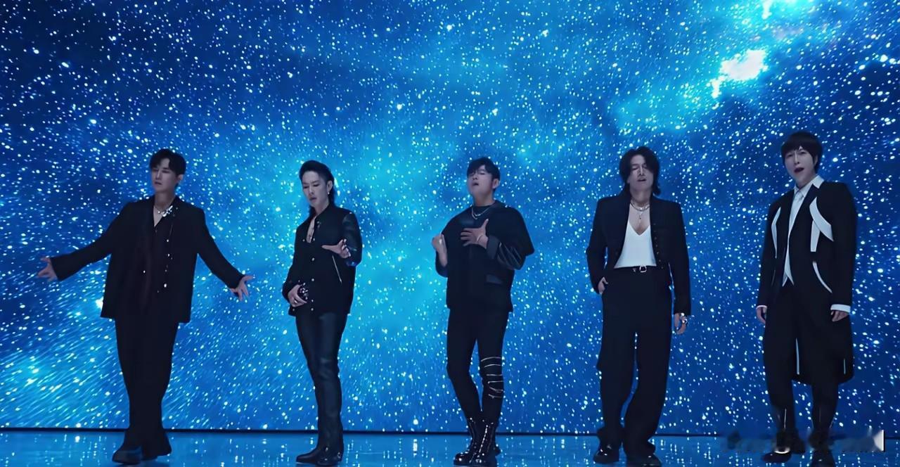 并非朱孝天有多重要，也不是F4歌声有多动听，大家粉F4，实则是一种情怀，是专属于